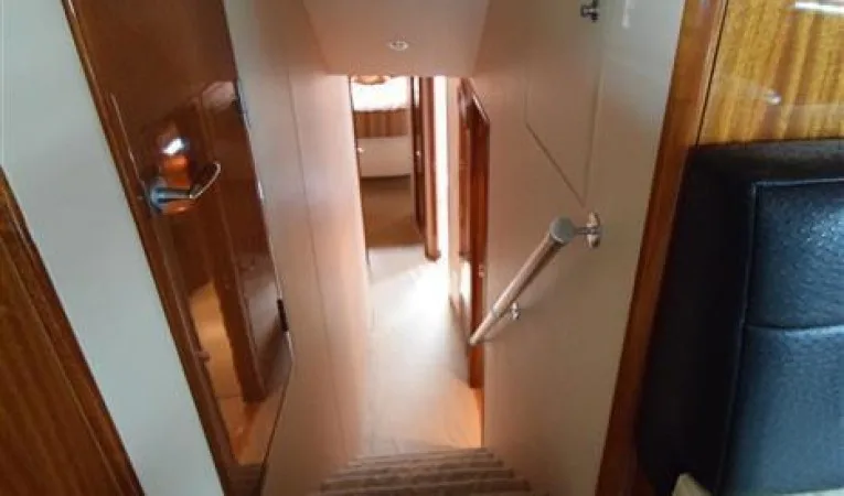 64 Hatteras Companionway