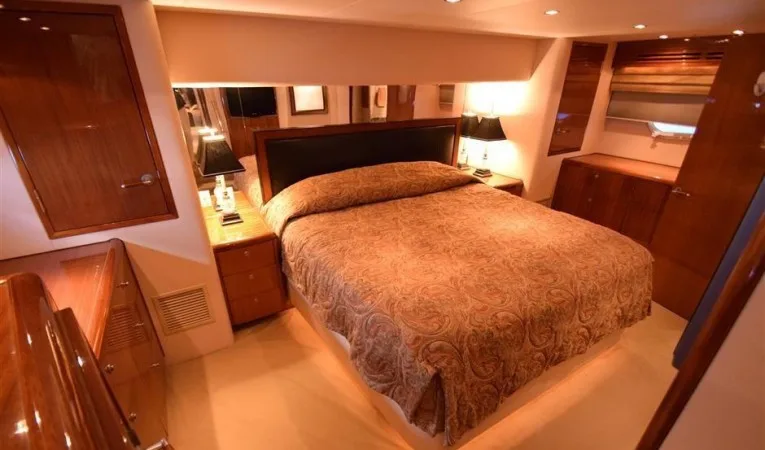 64 Hatteras Master Stateroom