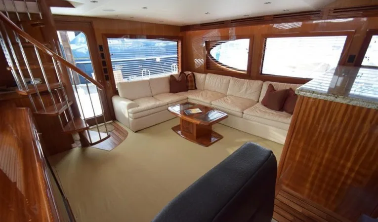 64 Hatteras Salon Port Aft