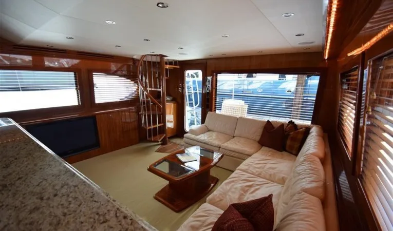 64 Hatteras Salon Starboard Aft