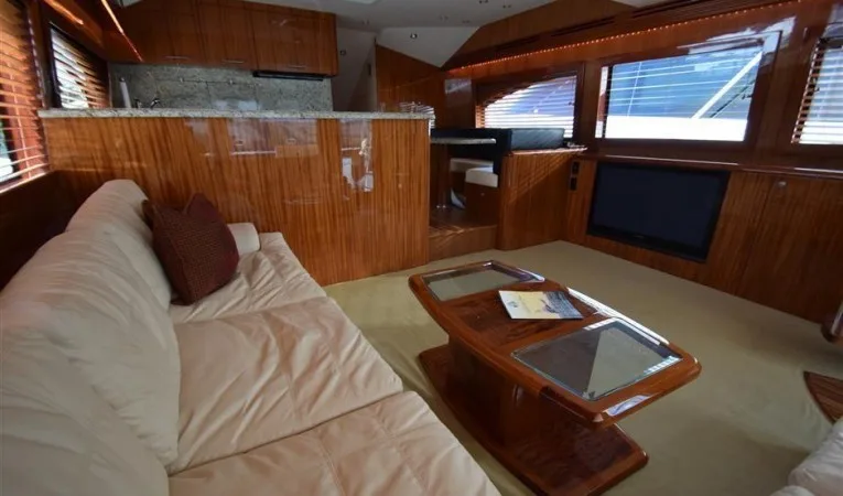 64 Hatteras Salon Starboard Forward