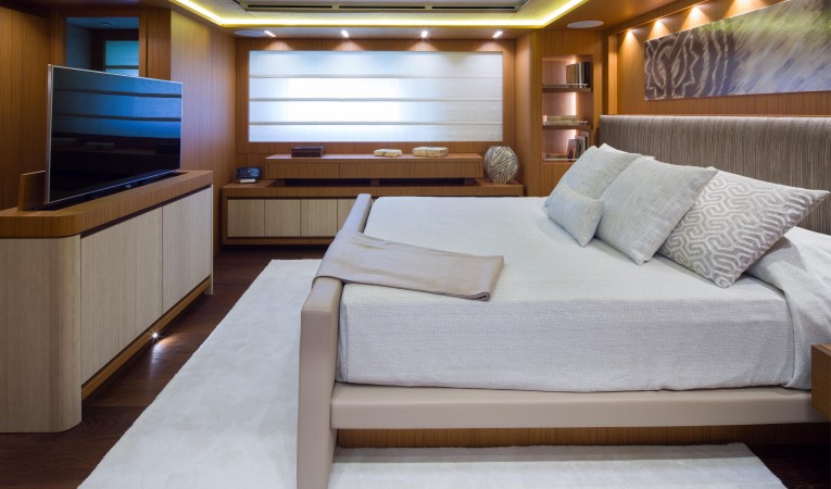 89 Cantiere delle Marche Master Stateroom