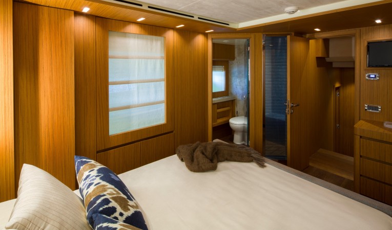 89 Cantiere delle Marche VIP Stateroom