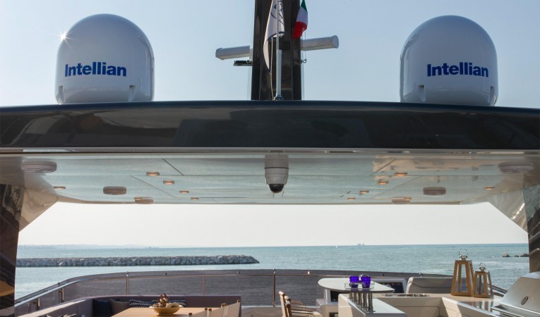 89 Cantiere delle Marche Flybridge Deck