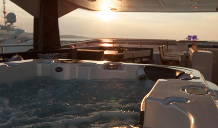 89 Cantiere delle Marche Jacuzzi