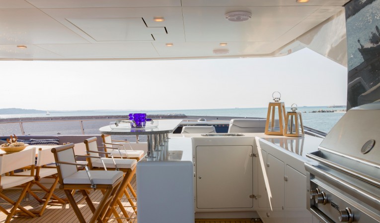 89 Cantiere delle Marche Bar