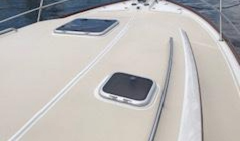 36 Sabre Foredeck