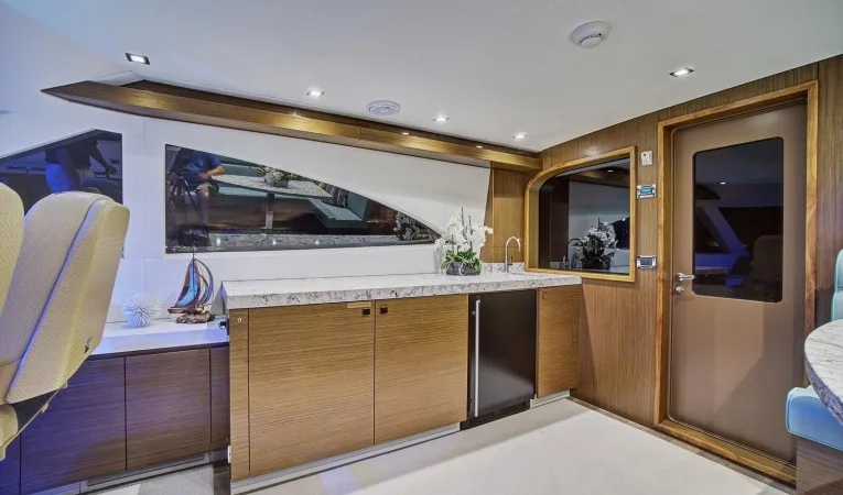75 Hatteras Sky-lounge Wet Bar with retractable TV
