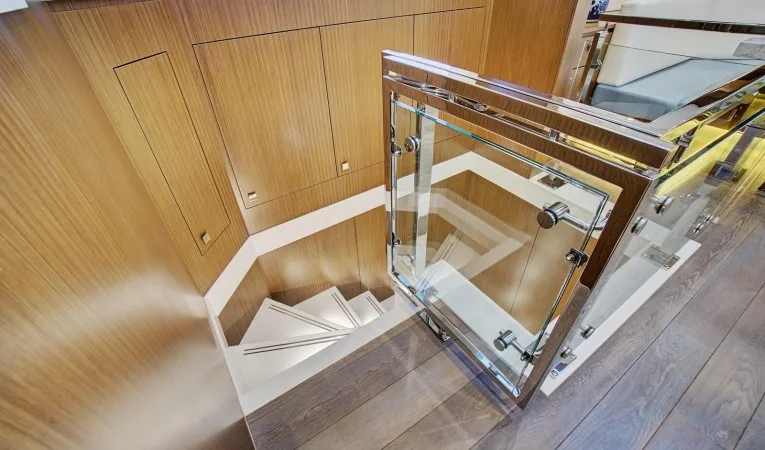 75 Hatteras Lower cabin stairs