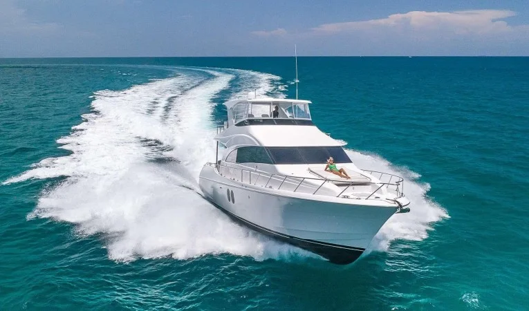 60 Hatteras 