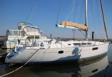44' Jeanneau 2009