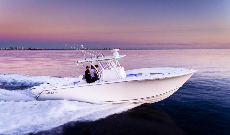 33 SeaHunter Profile Starboard