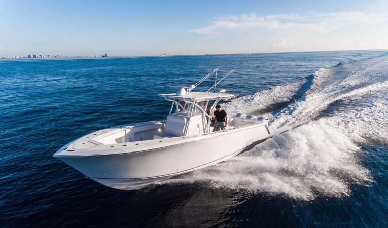 33 SeaHunter Port Running
