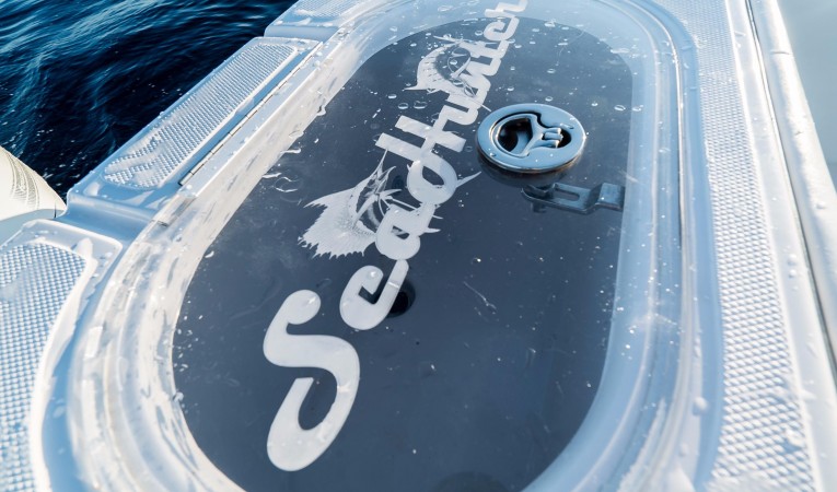 33 SeaHunter Livewell