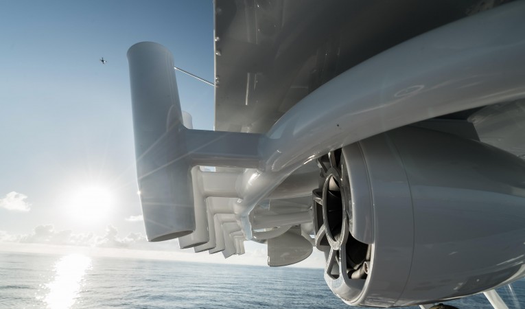 33 SeaHunter Rodholders 2