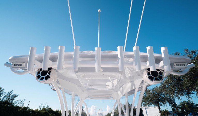 33 SeaHunter Rodholders 1