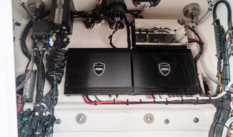 33 SeaHunter Audio Wiring