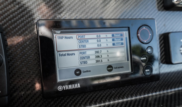 33 SeaHunter Engine Hours