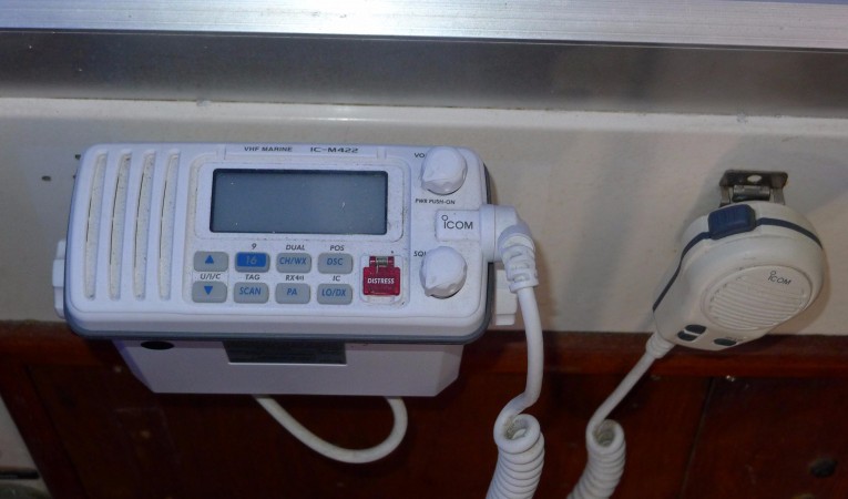 33 American Marine / Grand Banks VHF