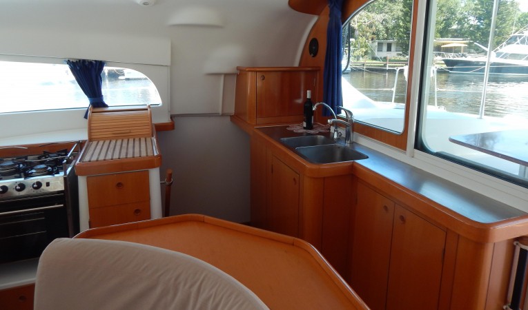 41 Lagoon Salon- Aft