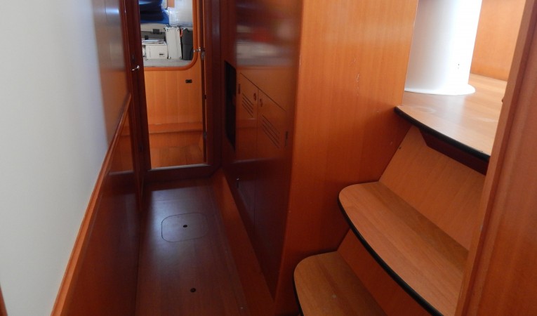 41 Lagoon Cabin Level