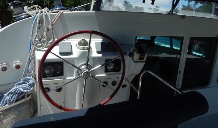 41 Lagoon Helm-2