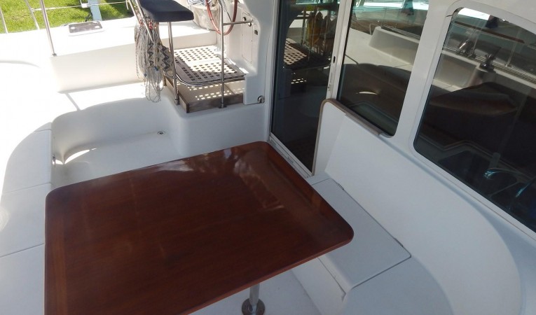 41 Lagoon Cockpit / Helm