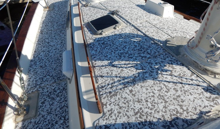 42 Pearson forward deck