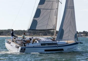 37' Dufour 2025