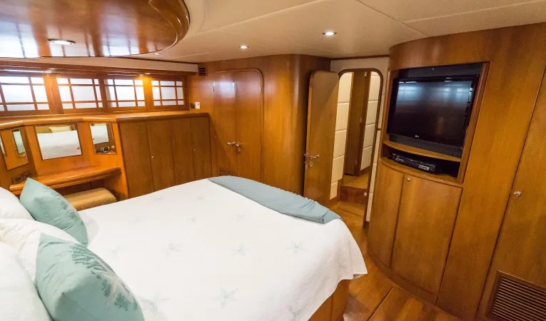 82 Monte Fino Master stateroom
