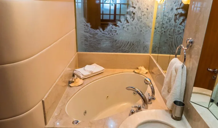 82 Monte Fino Master head tub