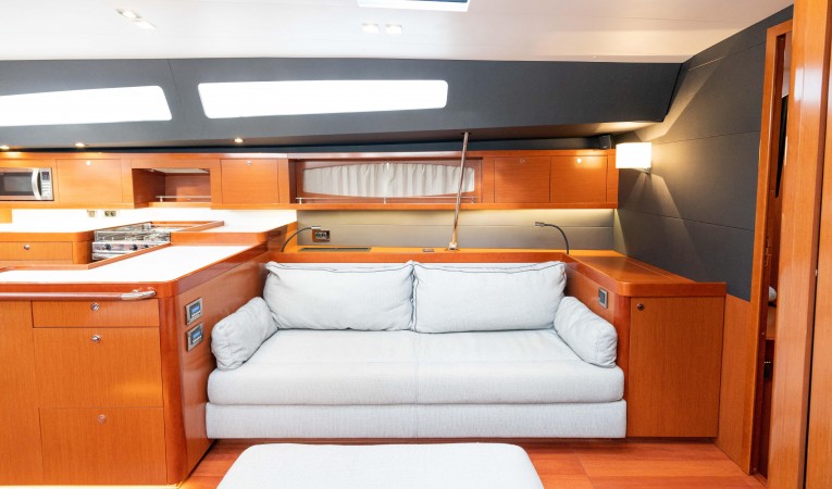 60 Beneteau 