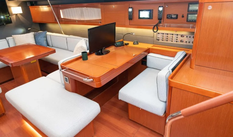 60 Beneteau 