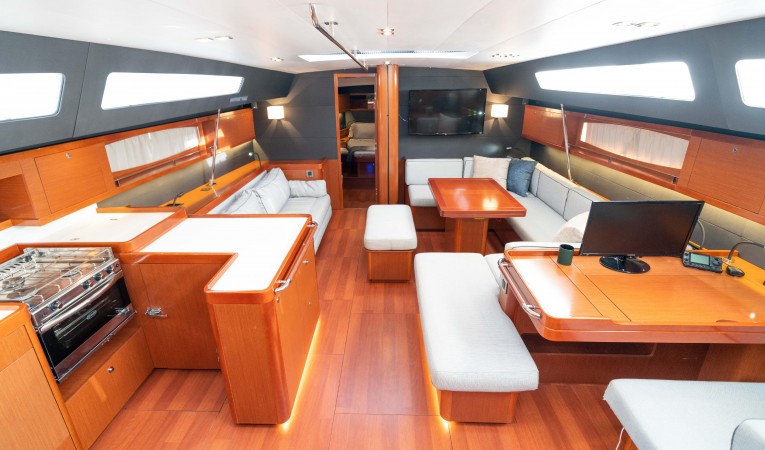 60 Beneteau 