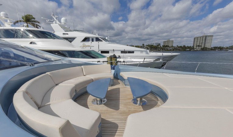 102 Cerri Cantieri Navali Forward lounge