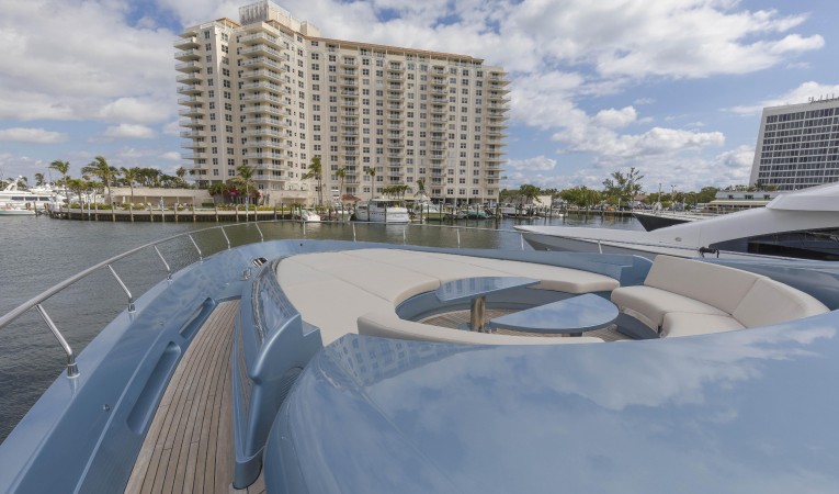 102 Cerri Cantieri Navali Forward lounge