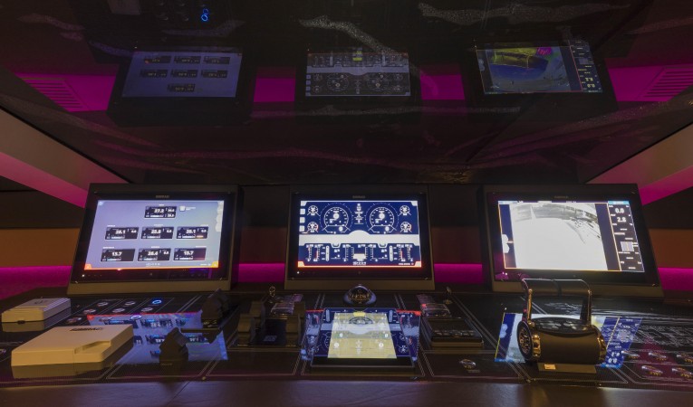 102 Cerri Cantieri Navali Lower helm