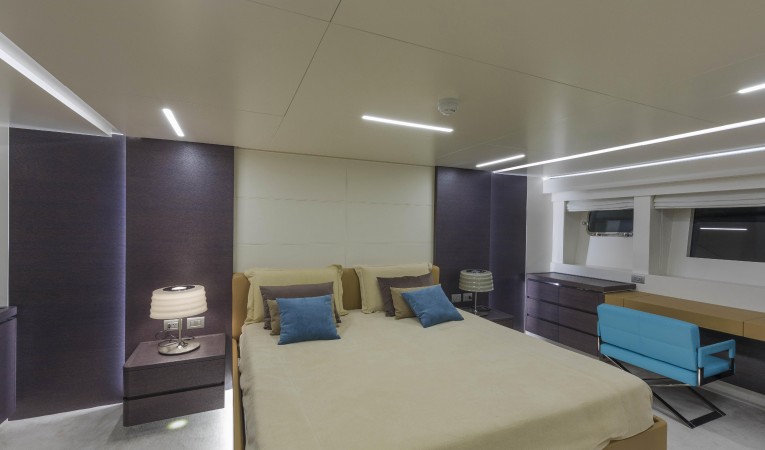 102 Cerri Cantieri Navali Master stateroom