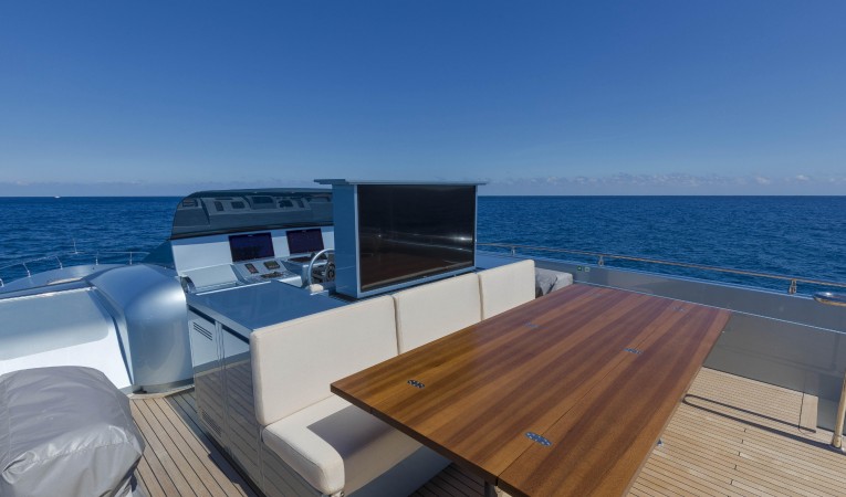 102 Cerri Cantieri Navali Flybridge TV