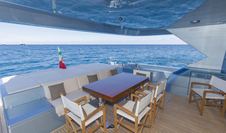 102 Cerri Cantieri Navali Aft Deck