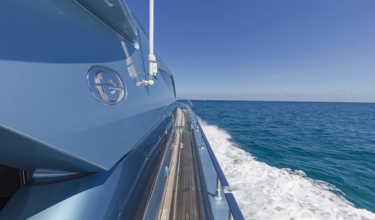 102 Cerri Cantieri Navali Walkaround decks