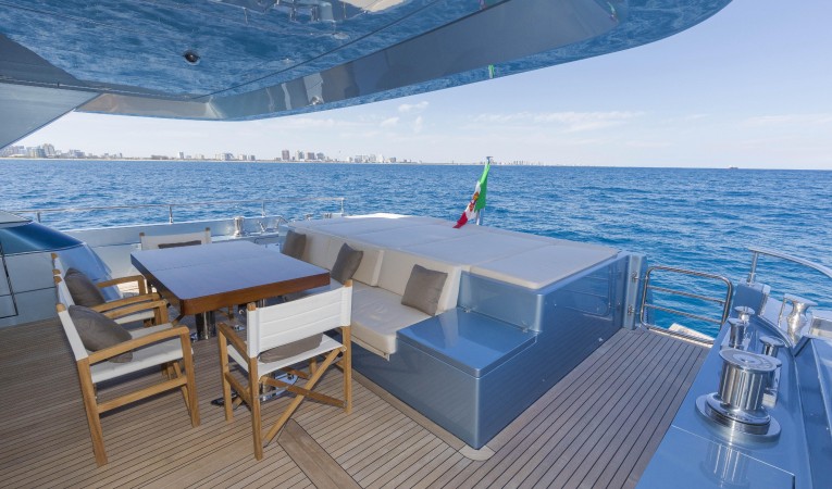 102 Cerri Cantieri Navali Aft deck