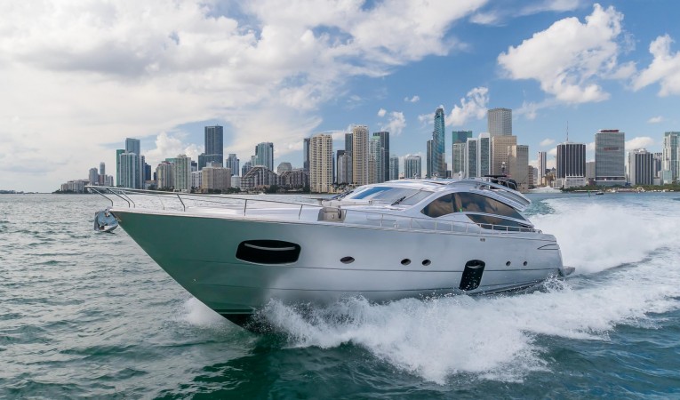 82 Pershing 