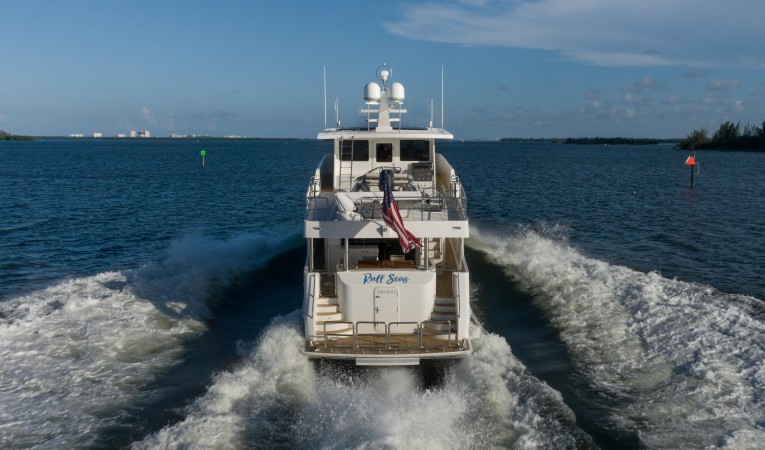 86 Outer Reef Yachts 