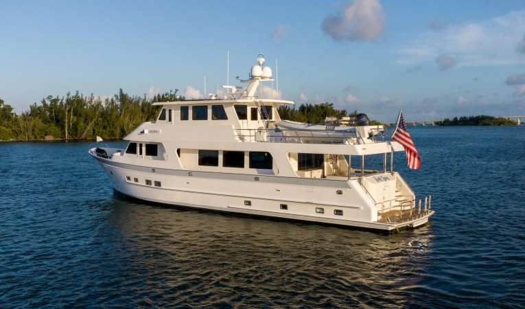 86 Outer Reef Yachts 