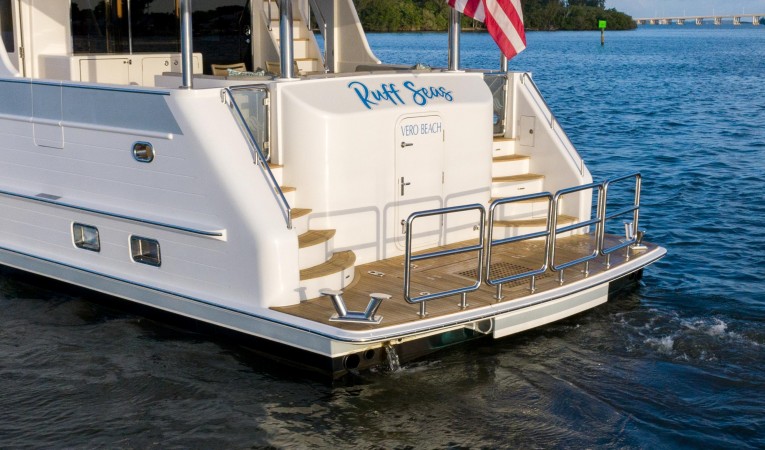 86 Outer Reef Yachts 