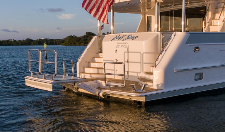 86 Outer Reef Yachts 