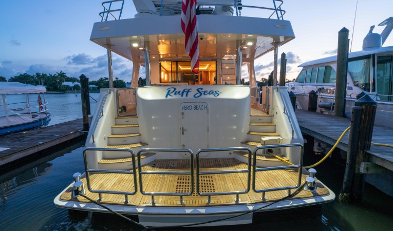 86 Outer Reef Yachts 