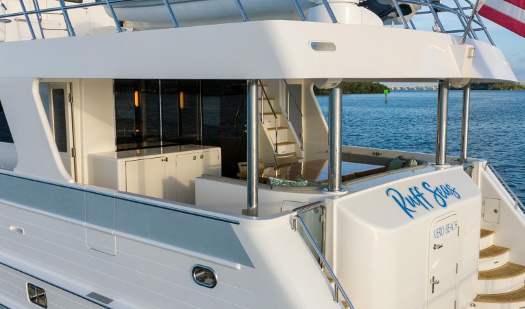 86 Outer Reef Yachts 