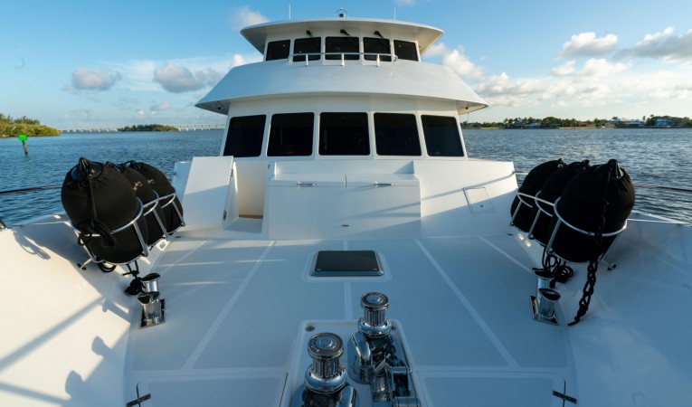 86 Outer Reef Yachts 